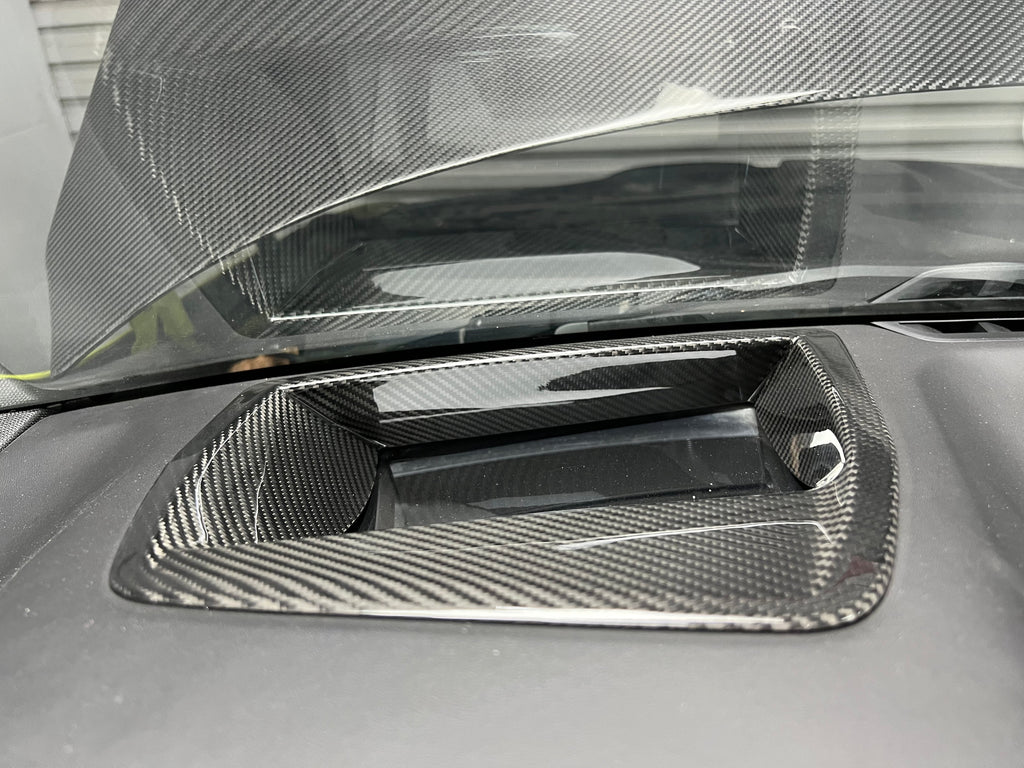 BMW M3/M4 G80/G82  Prepreg Carbon HUD Carbon Cover — detail view 4
