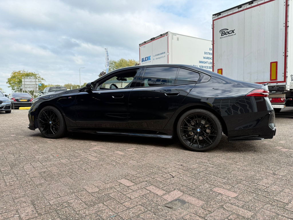 BMW 5 Serie G60 (2023+) Gloss Black Bodykit – M Sport Pakket