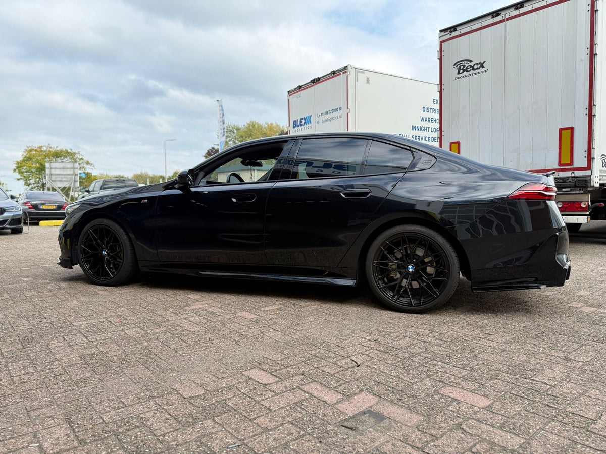 BMW 5 Serie G60 (2023+) Gloss Black Bodykit – M Sport Pakket