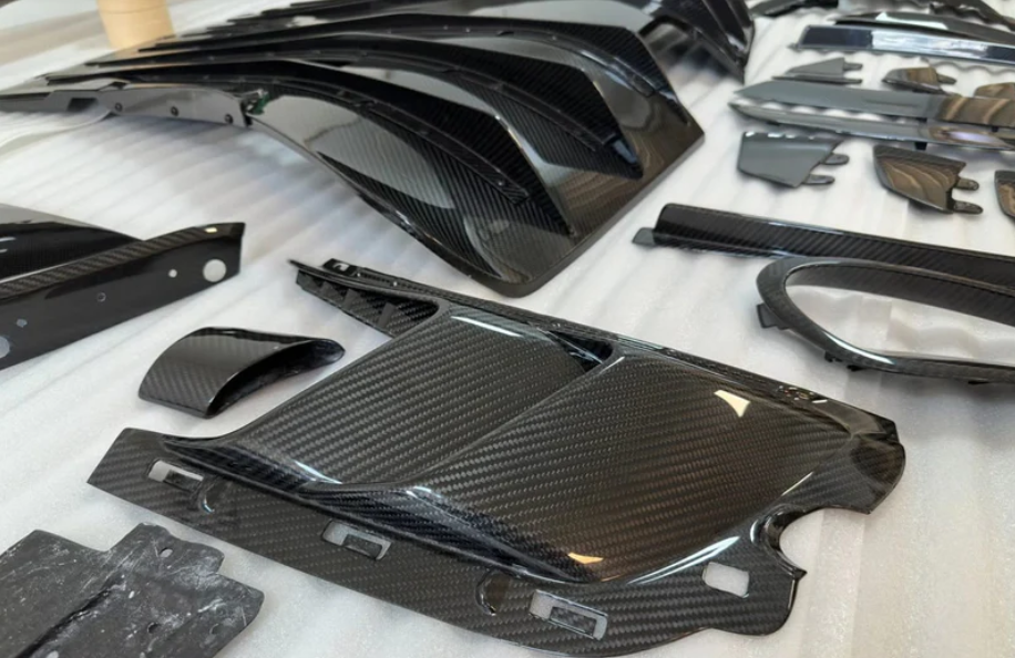 TOWMA. - 911 992 GT3RS OEM Dry Carbon Fiber Body Kit